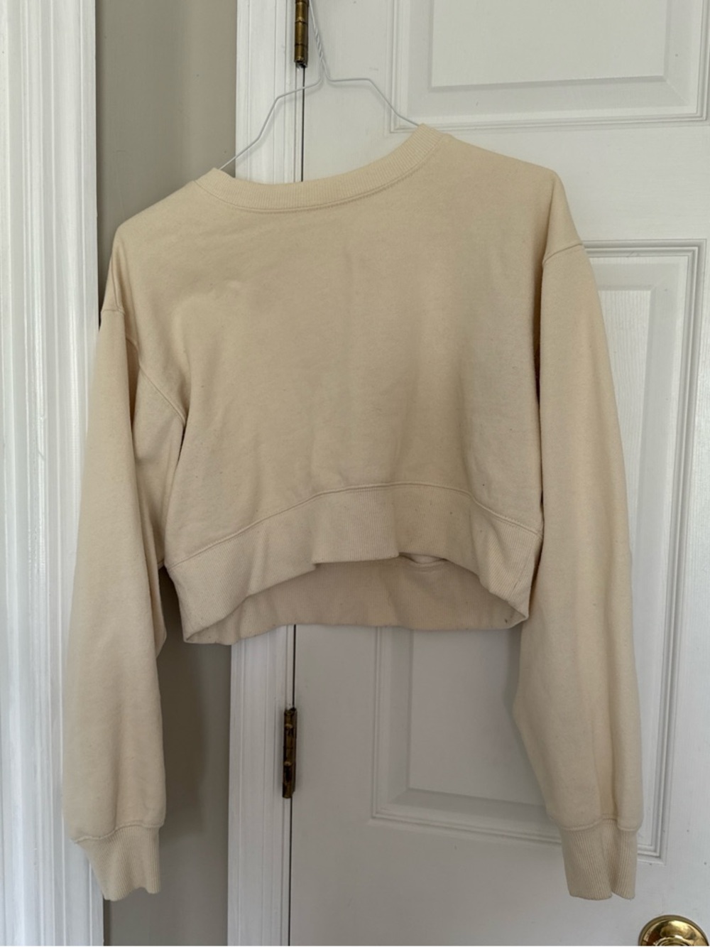 Cotton On cream cropped sweatshirt